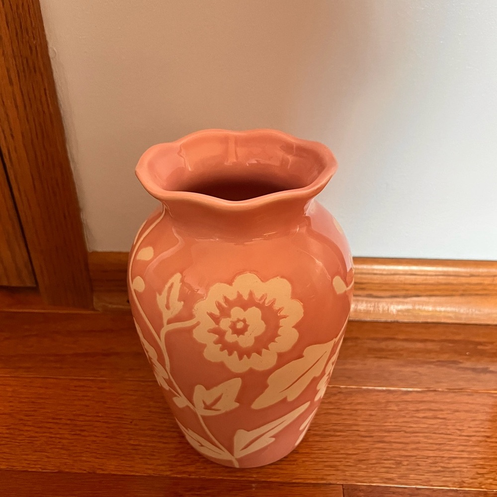 Pink and White Vase - Like New Condition